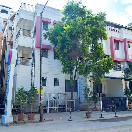Oyo 5934 Lokaz Hotel Bangalore Exterior photo