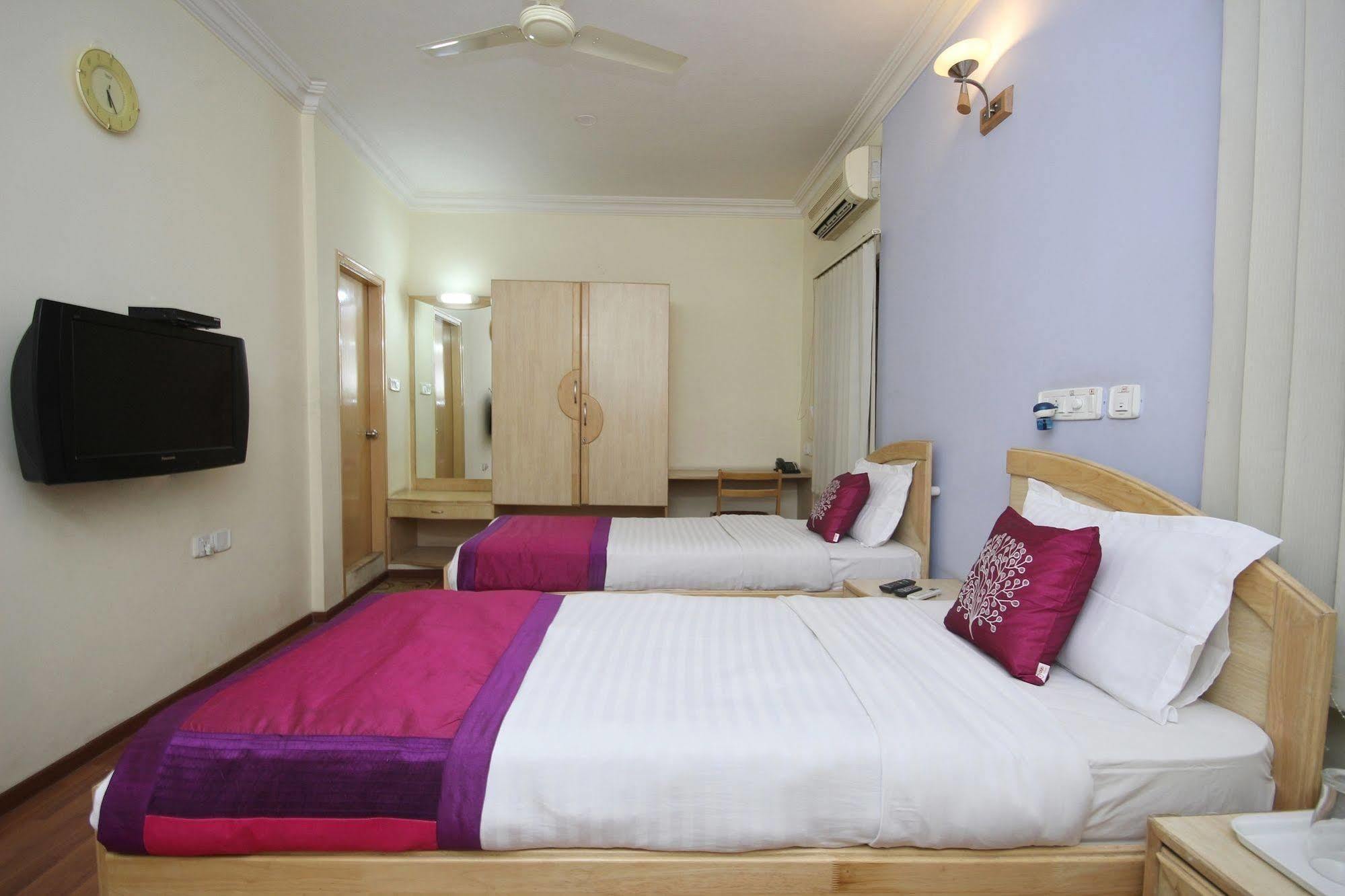 Oyo 5934 Lokaz Hotel Bangalore Exterior photo